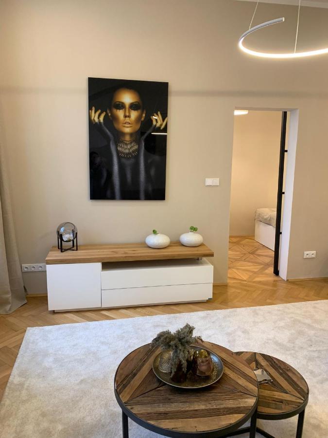 شقة Bella Vista Collonade كارلوفي فاري المظهر الخارجي الصورة