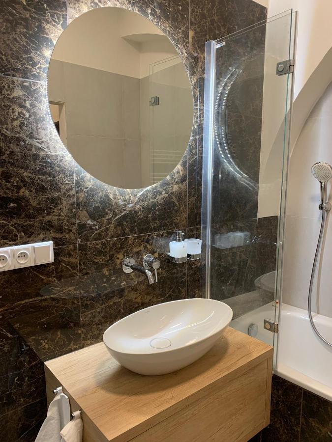 شقة Bella Vista Collonade كارلوفي فاري المظهر الخارجي الصورة
